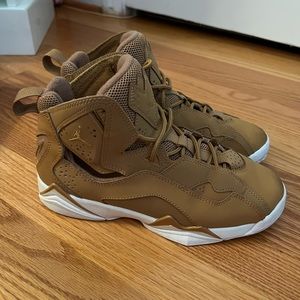 Nike Boys Air Jordan True Flight Golden Harvest Size 4.5Y